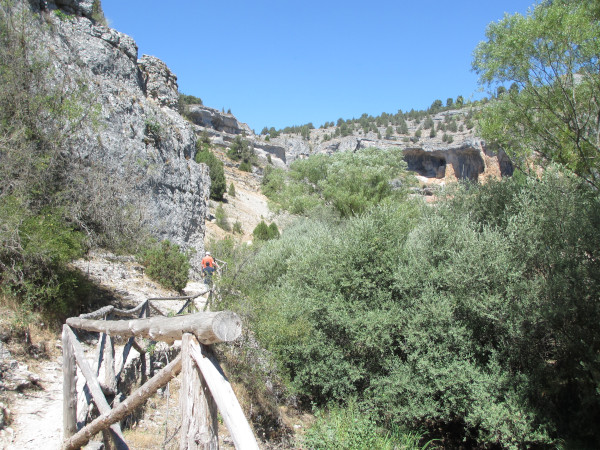 senda del río cerca de la ermita